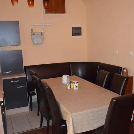 Holdfenyszallas Bed & Breakfast *