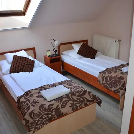 Holdfenyszallas Bed & Breakfast