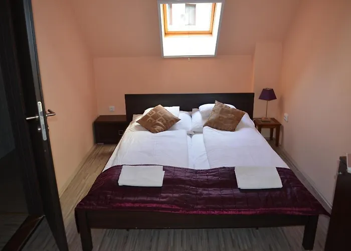 Holdfenyszallas Bed & Breakfast Szeged